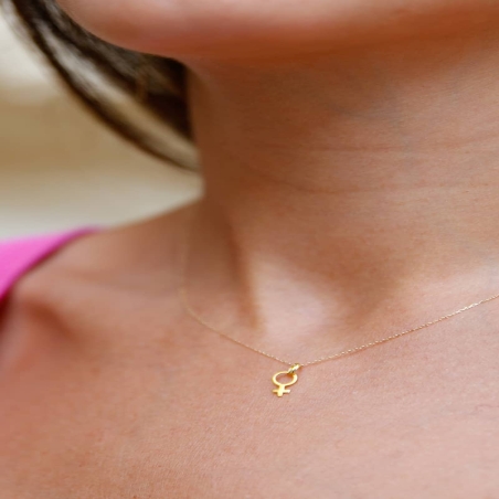 Colgante Símbolo de la Mujer Oro de 9K